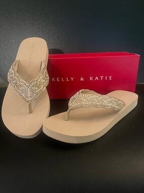 Kelly & Katie Tan Embellished Flip-Flops NIB Size 8